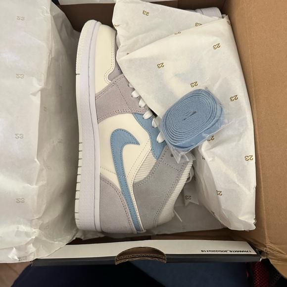 Nike Shoes - Air Jordan 1 Mid SE ‘Sail Light Blue’ size W 6